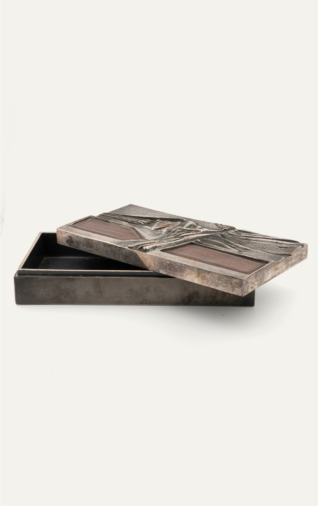 Studio Del Campo bronze and enamel box detail