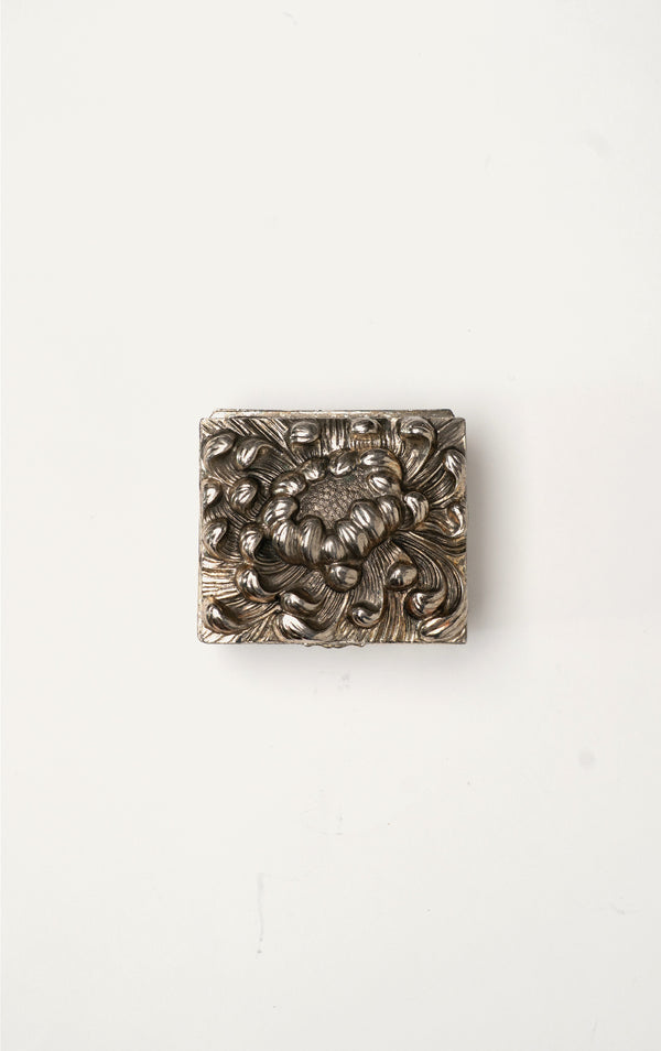 Vintage silver repoussé chrysanthemum box closed
