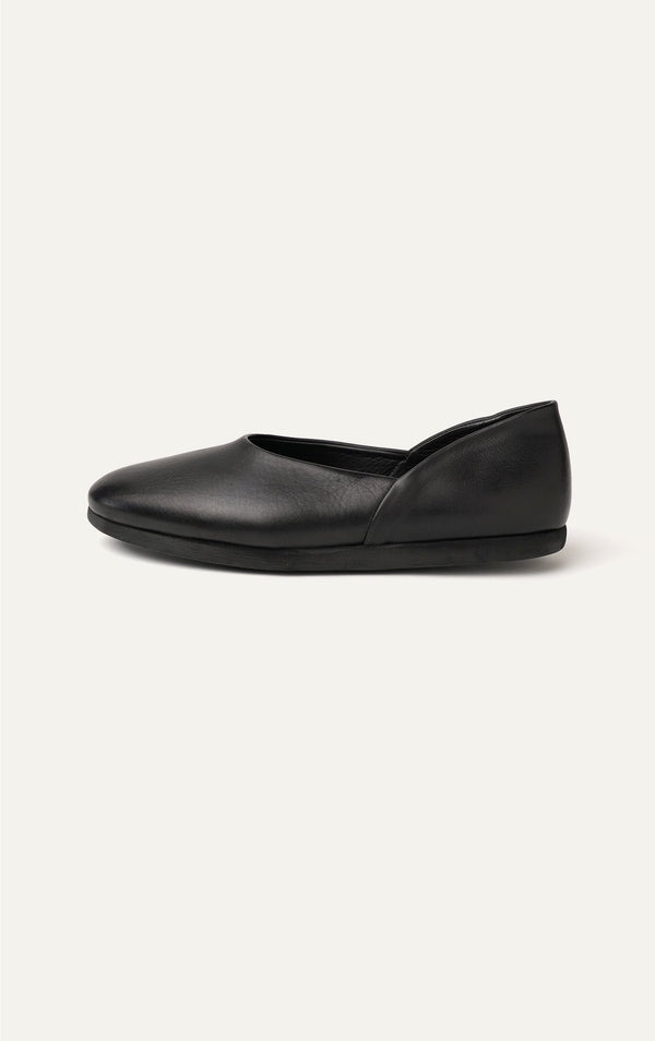 Stoffa black leather slipper side view